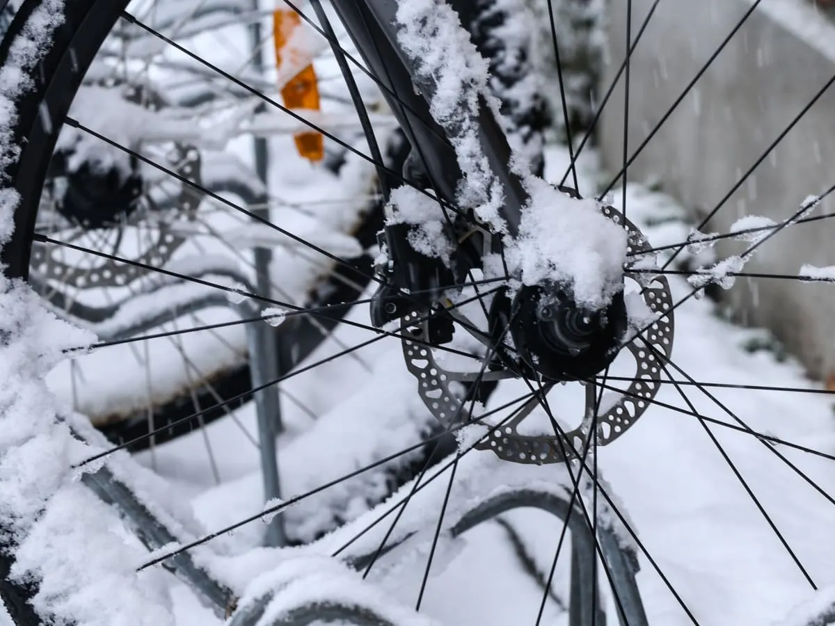 Roue de vélo en hiver