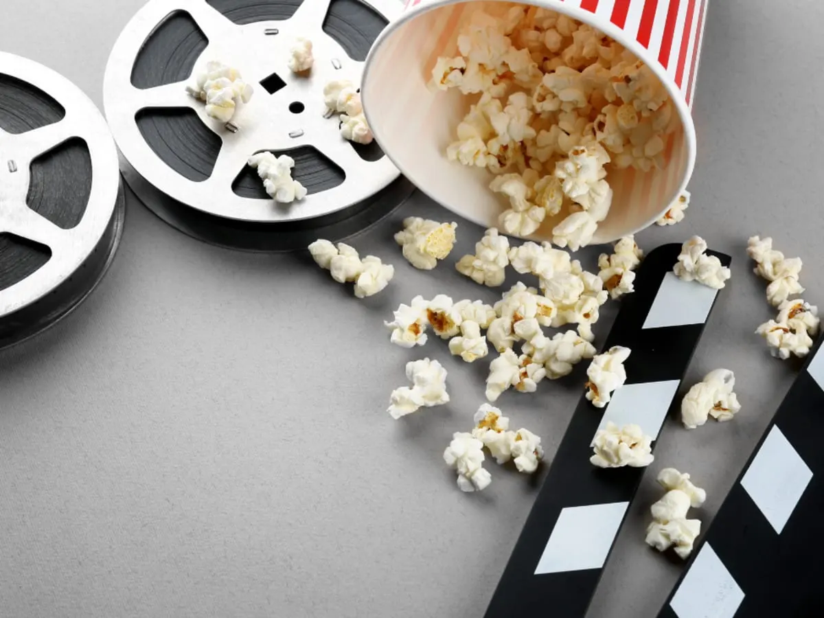 bobines de films et pop corn