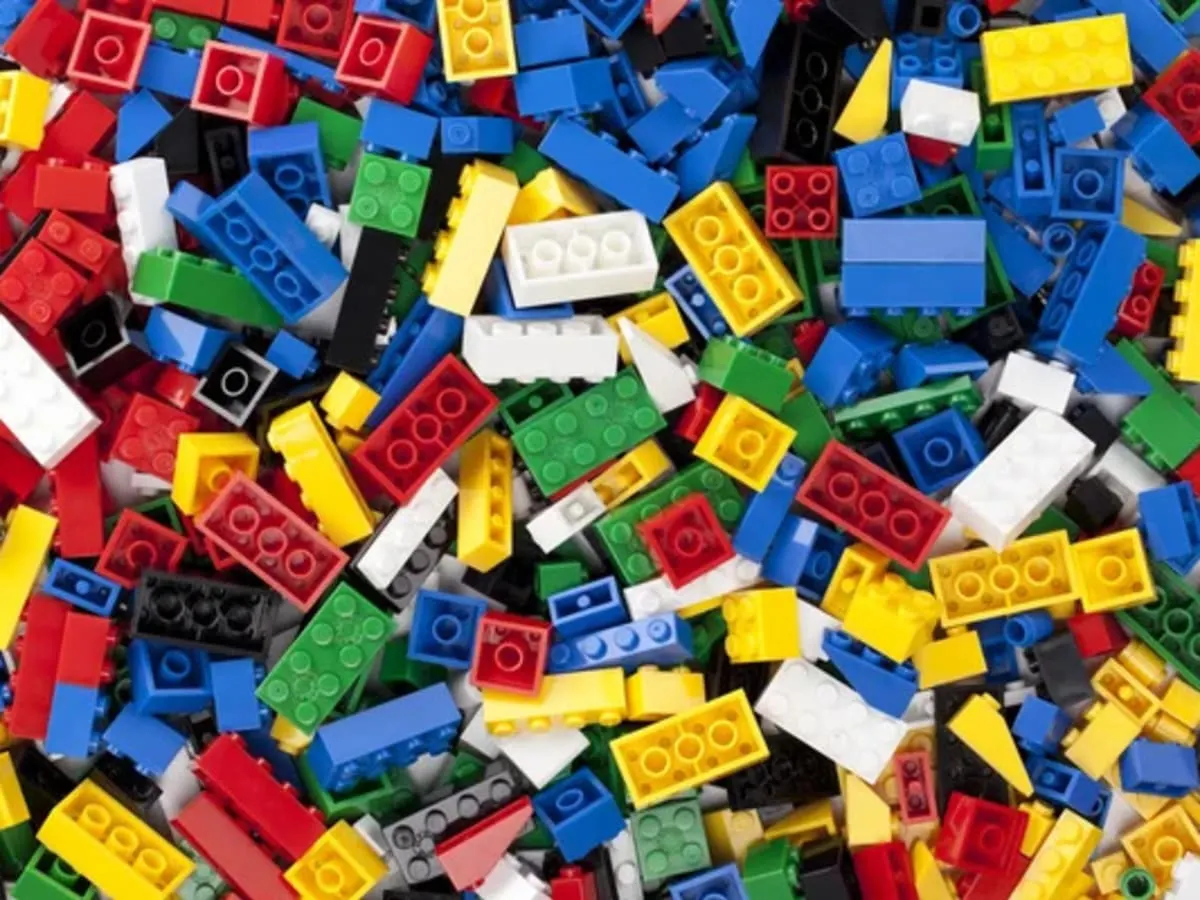 Photo d'une pile de blocs Lego